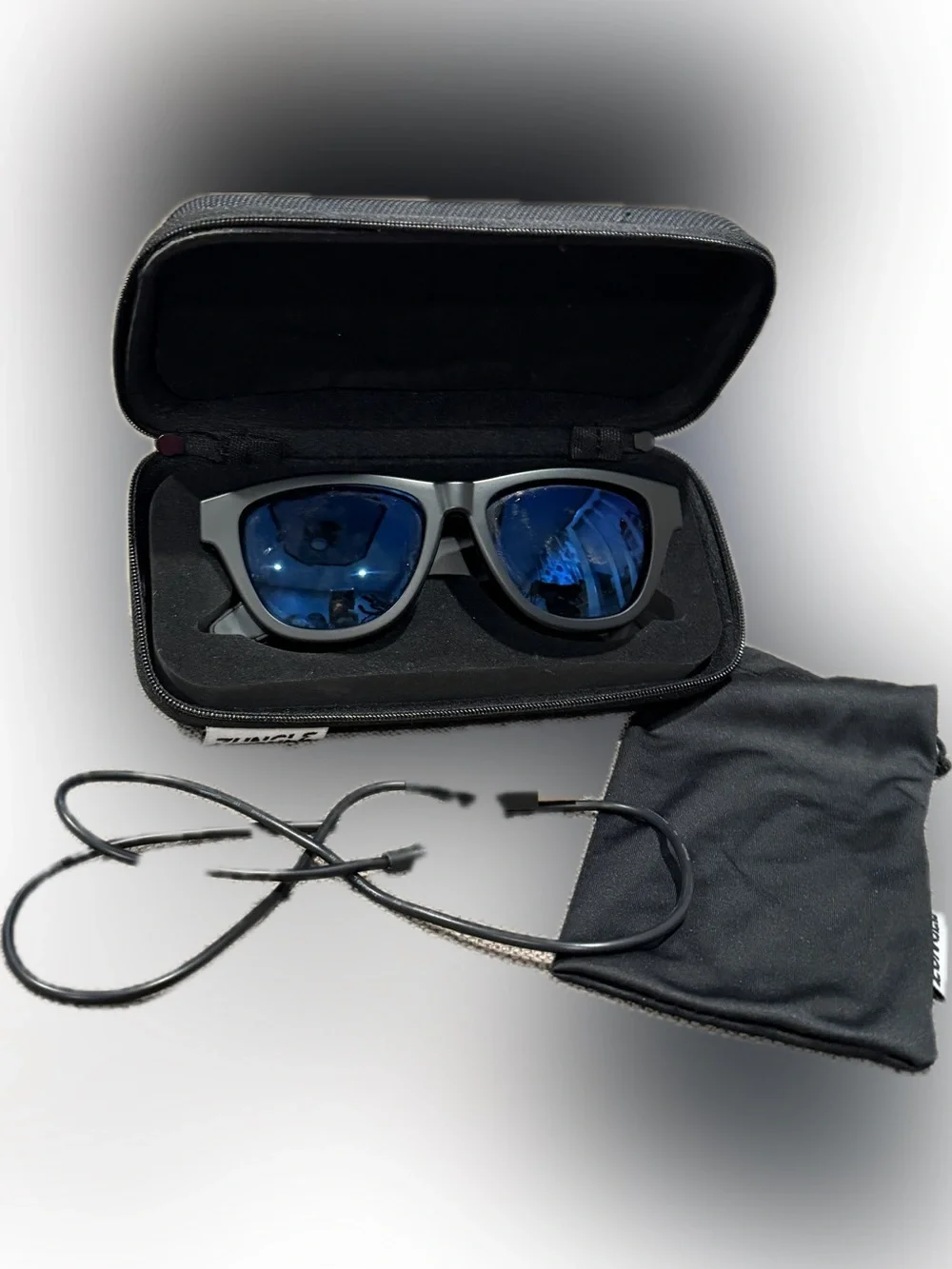 ZUNGLE Bluetooth Audio Smart Sunglasses – Polarized Lenses – Complete Set